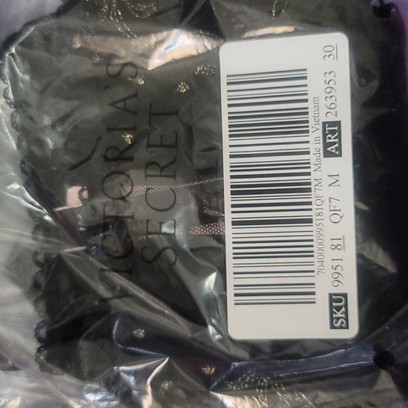 FINAL Victoria's secret very sexy rose and bows thong panty BLACK NWT - Picture 4 of 5